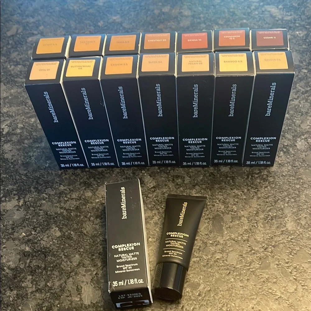 Bare Minerals Complexion Rescue Natural Matte Tinted Moisturizer 14 shades